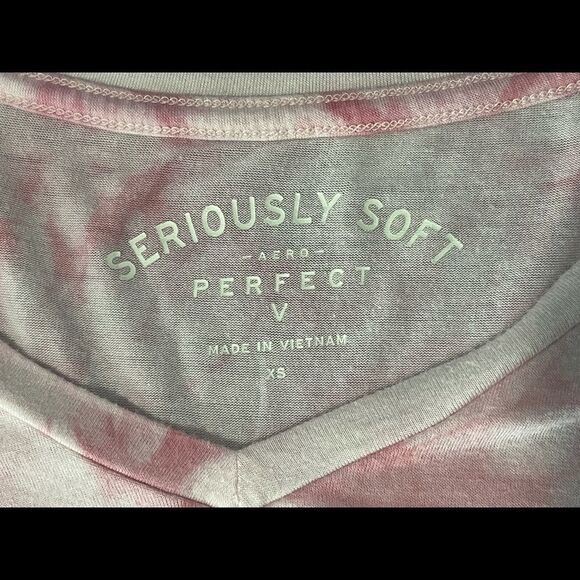 AERO seriously soft perfect V pink tie dye tee XS - Picture 2 of 4